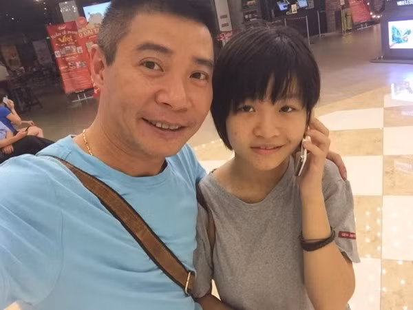 Con gái của Công Lý càng lớn càng xinh đẹp, tương lai thành đồng nghiệp của bố