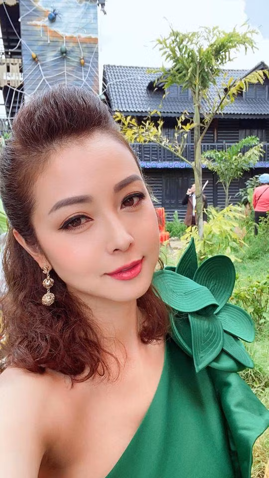Trong công việc, cô vẫn luôn là một MC tài năng, xinh đẹp và rất chuyên nghiệp.