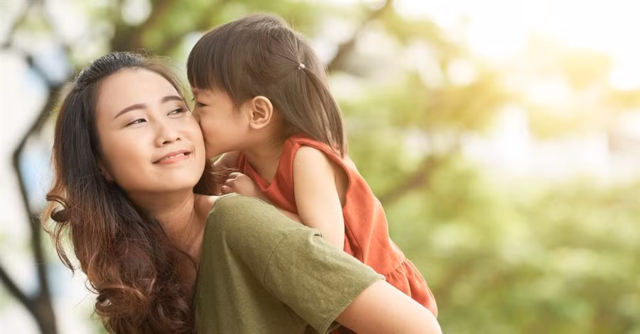 Đêm cuối trước ngày ly hôn mẹ chồng gọi tôi xuống ngủ cùng, ai ngờ 1 tháng sau điều kỳ diệu xảy ra-1