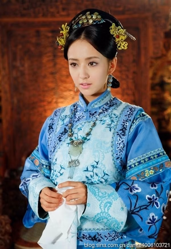 Triệu Lệ Dĩnh, Dương Mịch đẹp hút hồn trong tạo hình nhà Thanh ảnh 10