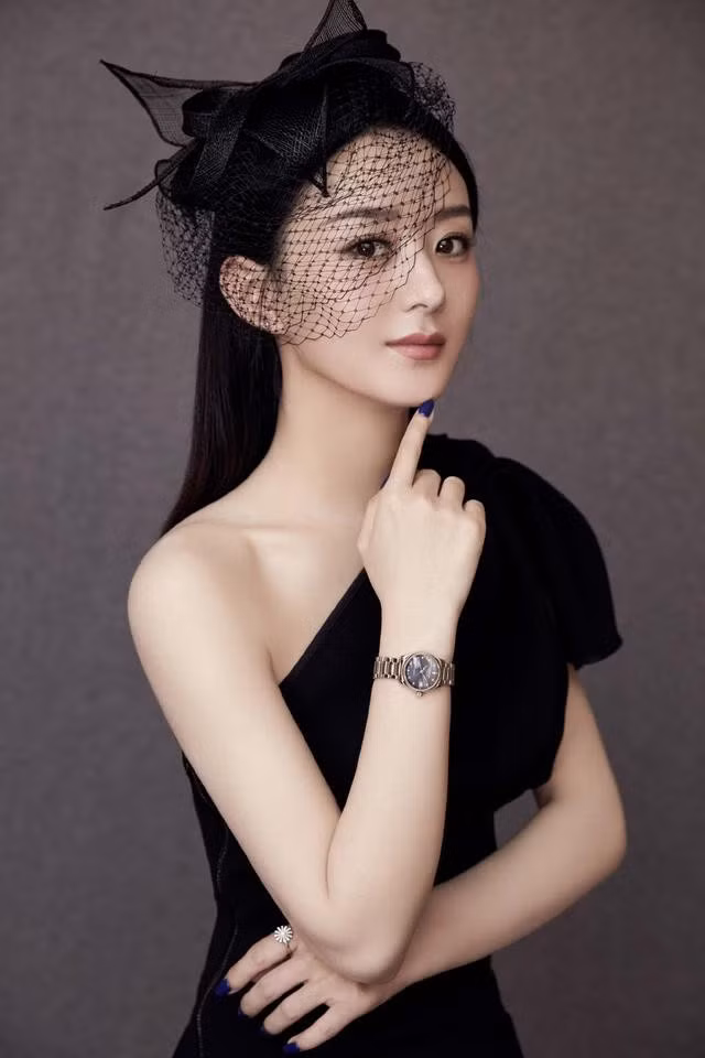 "Gái một con" Triệu Lệ Dĩnh tái xuất đẹp mong manh sương khói ảnh 11