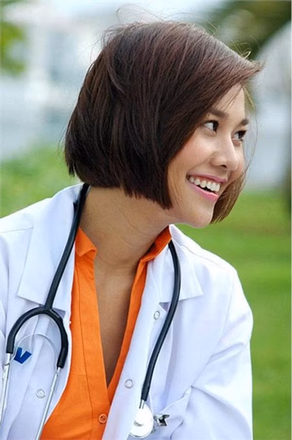 thanh hang bat ngo cat toc ngan, fans dong loat khen "dep trai qua" - 7