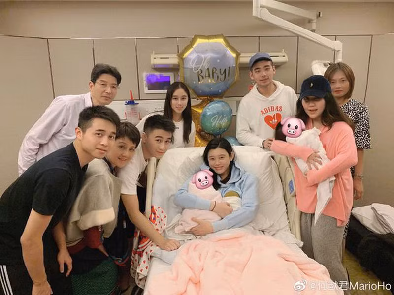 Sinh cháu đích tôn cho tỷ phú Macau, siêu mẫu áo tắm được gia đình chồng tôn vinh - 2