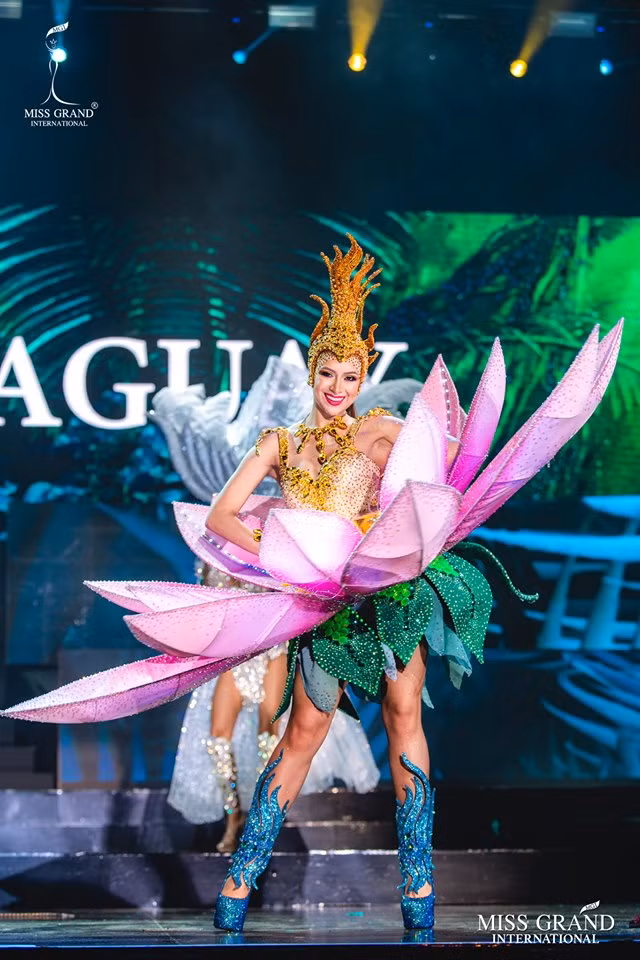 Top 10 quốc phục đẹp nhất Miss Grand International 2019, trong đó có thí sinh giống Mạc Văn Khoa-13