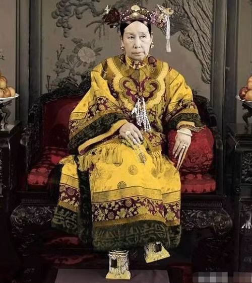 Lý do các phi tần nhà Thanh luôn mang bộ móng giả - Ảnh 3 Lý do các phi tần nhà Thanh luôn mang bộ móng giả - Ảnh 3