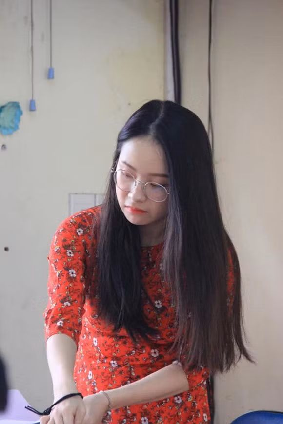 cô giáo, cô giáo bị chụp lén, giới trẻ 