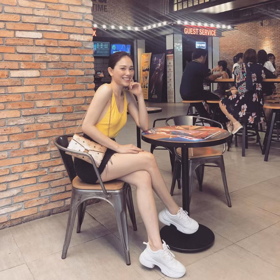 Người yêu thiếu gia Phillip Nguyễn đẳng cấp “đại gia” khi sở hữu hàng loạt túi khủng ảnh 8 Empty