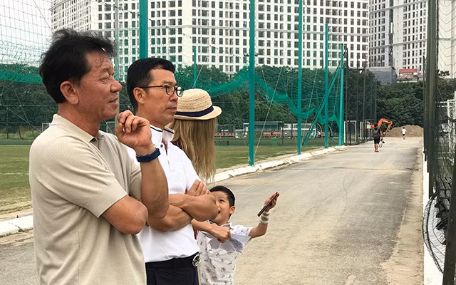 Tân binh ĐT Việt Nam bị thầy Park yêu cầu dừng buổi tập sớm ảnh 10