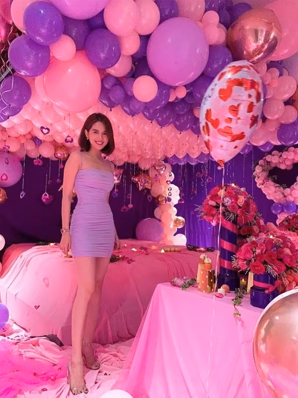 Ngã ngửa cách xưng hô của bạn trai Ngọc Trinh với bố mẹ vợ tương lai ảnh 5 Ngã ngửa vì cách xưng hô của bạn trai Ngọc Trinh với bố mẹ vợ tương lai