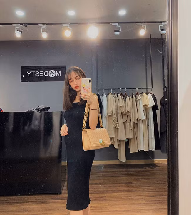 Ái nữ nhà đại gia Minh Nhựa khoe ảnh bầu bí, nhưng nhan sắc của cô mới thật sự bất ngờ - Ảnh 3. Ái nữ nhà đại gia Minh Nhựa khoe ảnh bầu bí, nhưng nhan sắc của cô mới thật sự bất ngờ - Ảnh 3.