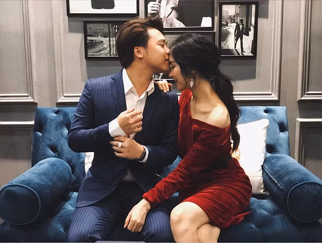 Từ món quà người tình thiếu gia tặng cách đây 1 tháng, thêm bằng chứng Hòa Minzy sinh con là sự thật-11