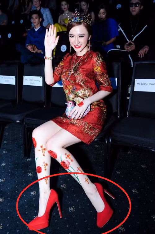 Giật mình thon thót xem Nhã Phương đi giày cao gót "chọc trời" ảnh 20 Cao thủ đi giày cao gót chọc trời của Vbiz không ai khác chính là Nhã Phương, giày 20 cm không là gì ảnh 19