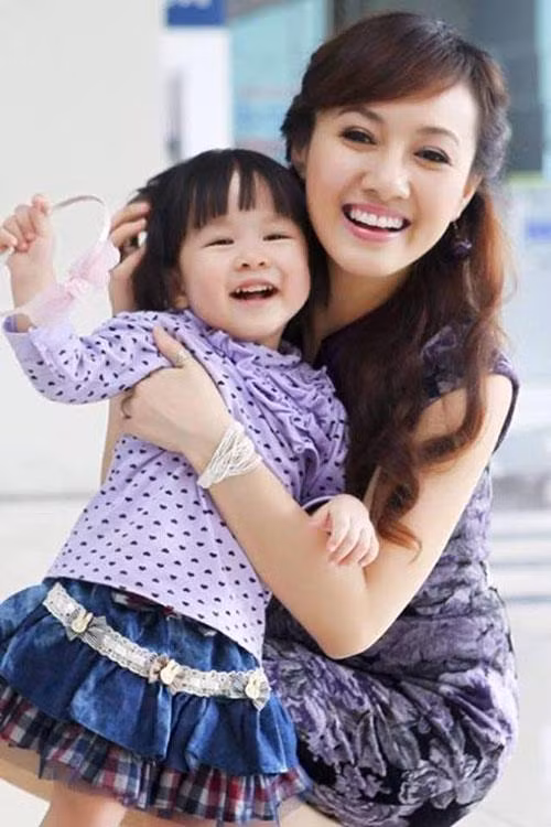 to am it nguoi biet cua 3 mc vtv "gao coi", nguoi thu ba cuc cuong con gai - 20
