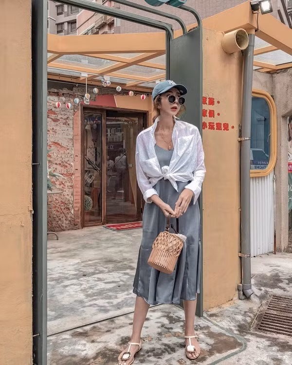 Loạt trang phục chấm bi xinh ngất ngây không thể thiếu trong tủ quần áo mùa hè ảnh 8 Instagram tuần qua: Trang phục chấm bi