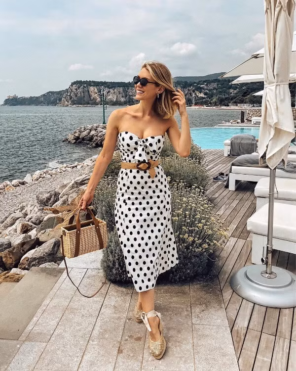 Loạt trang phục chấm bi xinh ngất ngây không thể thiếu trong tủ quần áo mùa hè ảnh 11 Instagram tuần qua: Trang phục chấm bi