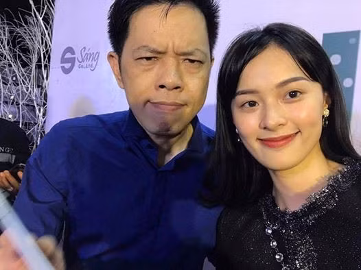 Hạ Vi xuất hiện một mình trong sự kiện gần đây
