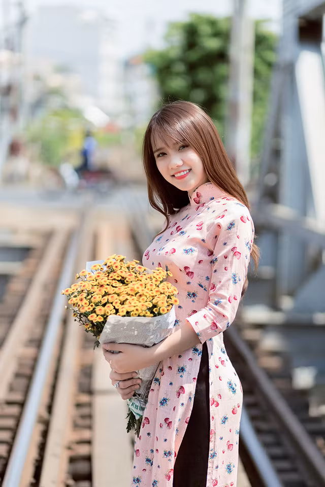 Nguyễn Thị Minh Hoàng sinh năm 1998, đến từ Bình Dương.