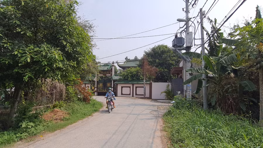 Khu vực phát hiện trẻ sơ sinh bị bỏ rơi. Ảnh: H.T. Khu vực phát hiện trẻ sơ sinh bị bỏ rơi. Ảnh: H.T.