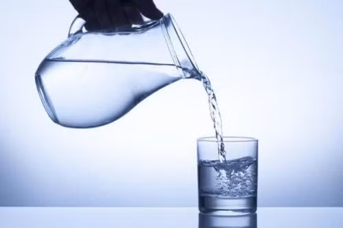 Uống nước đun sôi để nguội có thể gây ung thư?