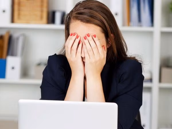 Mờ mắt – dấu hiệu quan trọng cảnh báo vấn đề sức khỏe bạn không thể bỏ qua ảnh 2 Mờ mắt – dấu hiệu quan trọng cảnh báo vấn đề sức khỏe bạn không thể bỏ qua ảnh 2