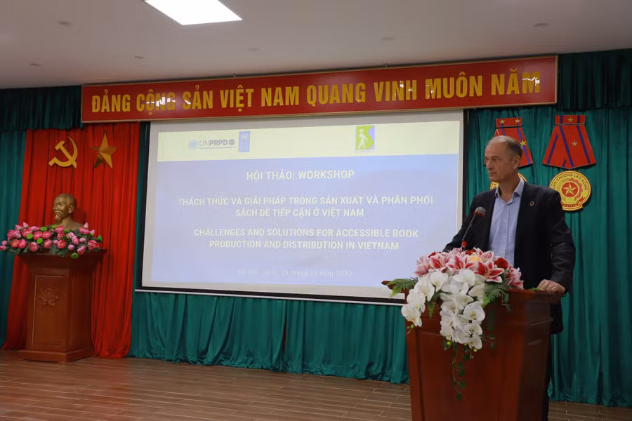 Ông Patrick Haverman - Phó đại diện UNDP tại Việt Nam chia sẻ ý kiến tại hội thảo.