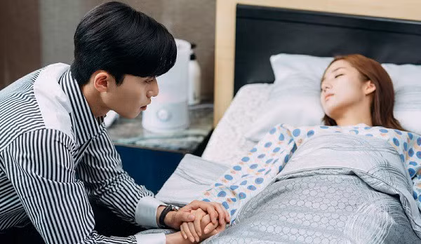 Vợ đi đẻ, cười chảy nước mắt vì biểu hiện này của chồng