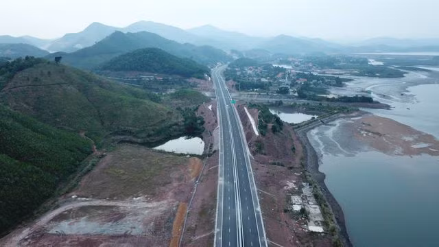 Nâng tốc độ tối đa cho phép trên cao tốc Hạ Long - Vân Đồn lên 100 km/h - 3