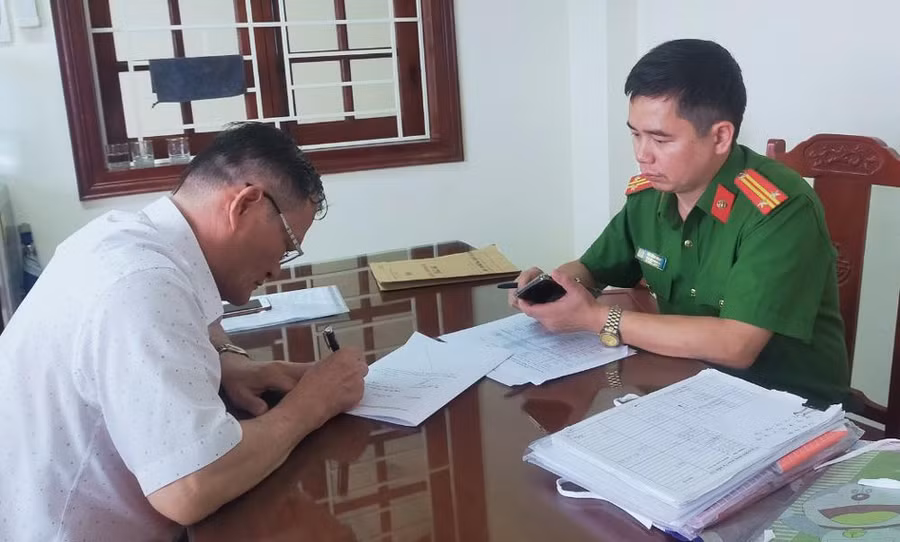 Bị can Nguyễn Văn Thiệp làm việc tại cơ quan công an.