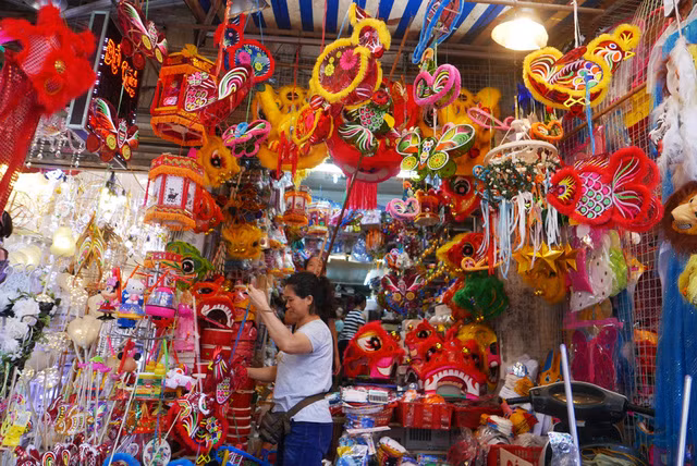 Đồ chơi Trung thu dân gian vẫn hấp dẫn