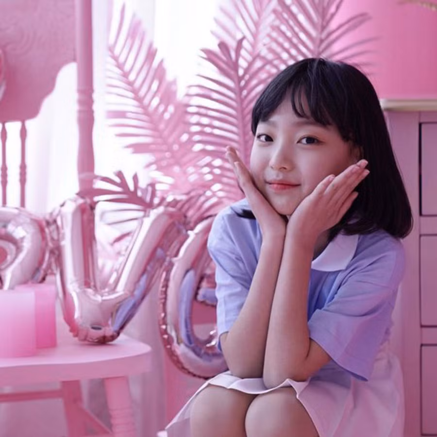 Giáo viên và phụ huynh nên làm việc cùng nhau để nâng cao lòng tự trọng của trẻ và giúp trẻ phát triển con mắt phê phán. (Ảnh: ITN).