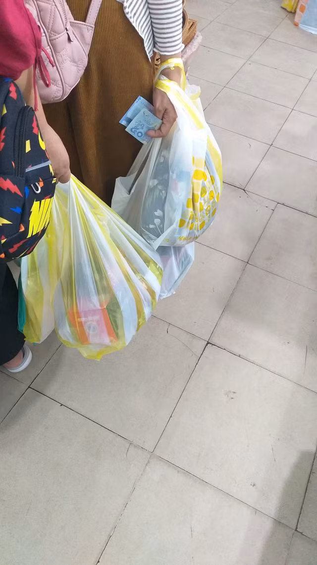 Đà Nẵng: Công khai mua bán hàng hóa bằng ngoại tệ - 1
