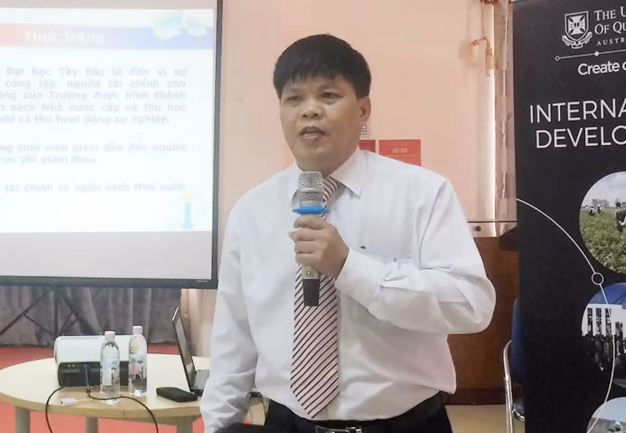 “Hội nhập quốc tế ngày càng sâu rộng tạo cũng chính là cơ hội để huy động các nguồn lực tài chính, mở rộng hợp tác, liên kết trong nước và quốc tế, thu hút đội ngũ có trình độ cao tham gia vào quá trình đào tạo, nghiên cứu khoa học”. PGS.TS Nguyễn Triệu Sơn