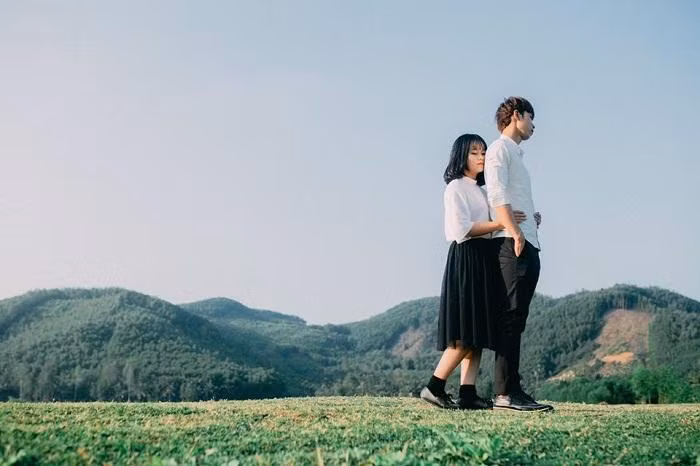 Dấu hiệu chứng tỏ bạn đang yêu sai người