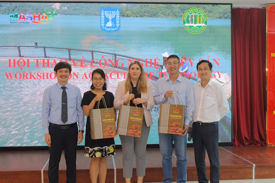 Khách mời tham gia hội thảo