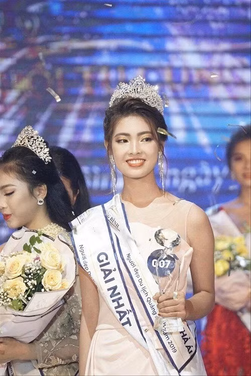 Người đẹp Trần Ngọc Huyền