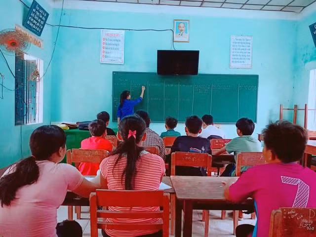 Quảng Ngãi: Lớp học hè miễn phí lại có “thưởng” thu hút học sinh