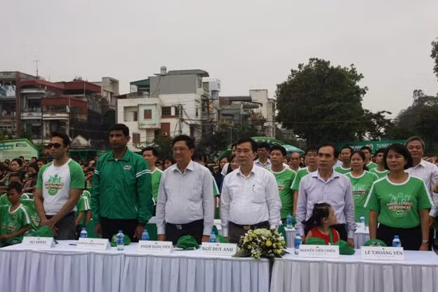 Các đại biểu dự Ngày hội đi bộ vì vì thế hệ Việt Nam năng động lần thứ 5