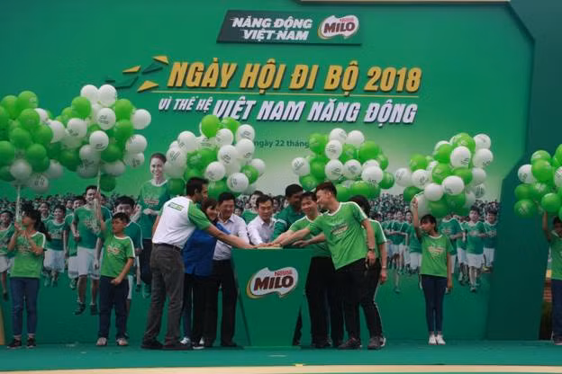 Đại diện Bộ GD&ĐT, Sở GD&ĐT Hà Nội và nhà tài trợ cam kết hành động vì một thế hệ Việt Nam năng động