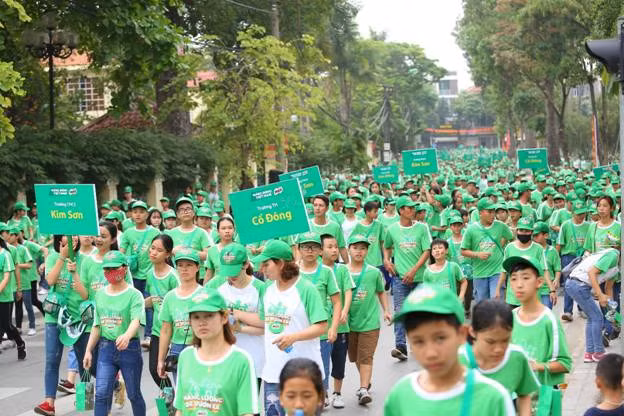 Các em học sinh Hà Nội hào hứng tham dự ngày hội
