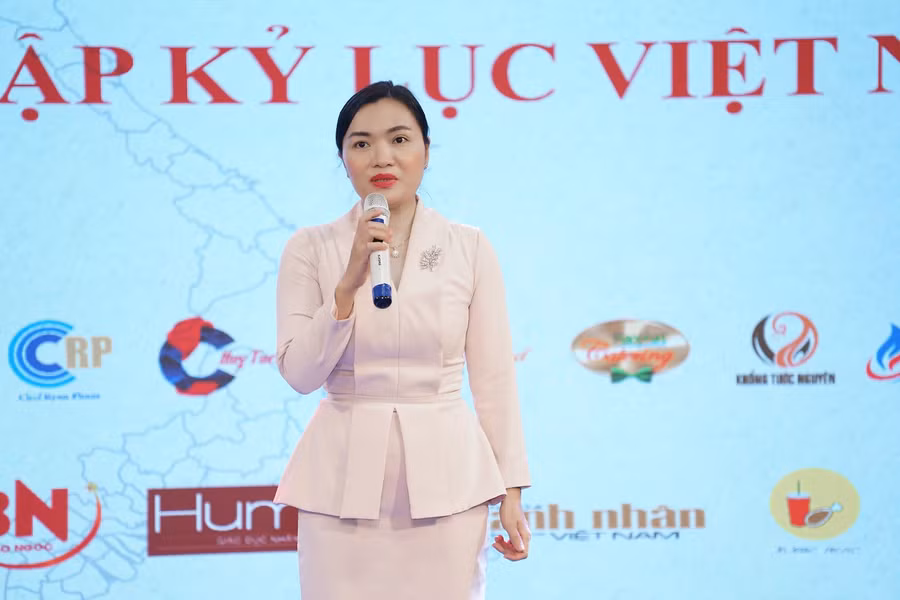 PGS.TS Võ Thị Ngọc Thúy- Hiệu trưởng HSU phát biểu tại buổi lễ