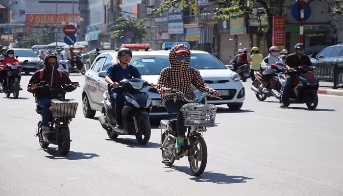 Thời tiết hôm nay 20/6: Bắc Bộ ngày nắng nóng gay gắt, Nam Bộ mưa rào và dông
