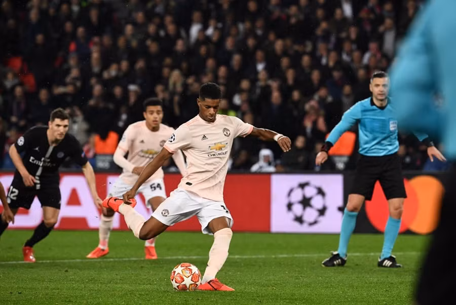 Nhung doi nguoc dong an tuong nhu MU di xa den dau o Champions League? hinh anh 1