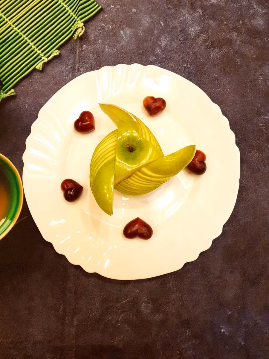 Chiêm ngưỡng món ăn trang trí cực đẹp mắt gây sốt của mẹ Việt ở Ba Lan ảnh 16