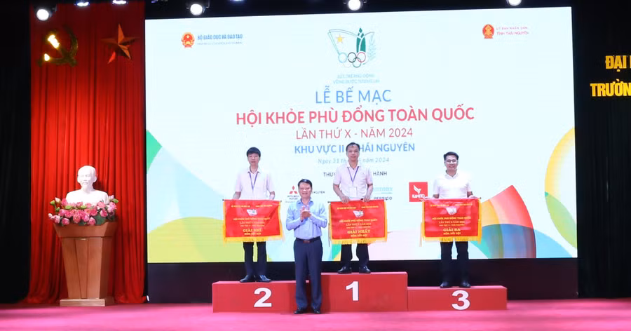 Ban Tổ chức HKPĐ toàn quốc lần thứ X, Khu vực II đã trao tổng cộng 139 bộ huy chương cho các vận động viên đoạt giải ở các môn thi đấu. Ban Tổ chức HKPĐ toàn quốc lần thứ X, Khu vực II đã trao tổng cộng 139 bộ huy chương cho các vận động viên đoạt giải ở các môn thi đấu.
