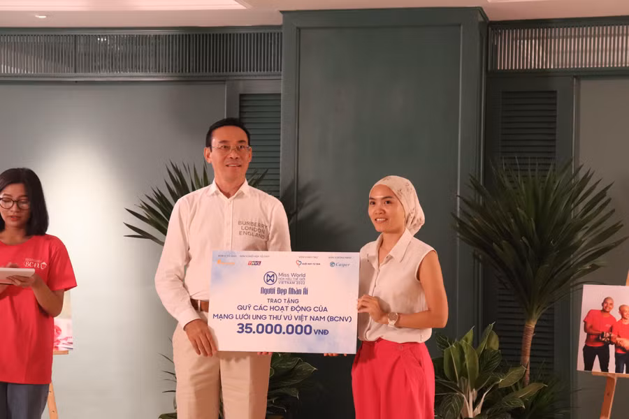 Chị Thuỷ Tiên - người truyền cảm hứng, nhà sáng lập Mạng lưới Ung thư Vú Việt Nam (BCNV) Chị Thuỷ Tiên - người truyền cảm hứng, nhà sáng lập Mạng lưới Ung thư Vú Việt Nam (BCNV)