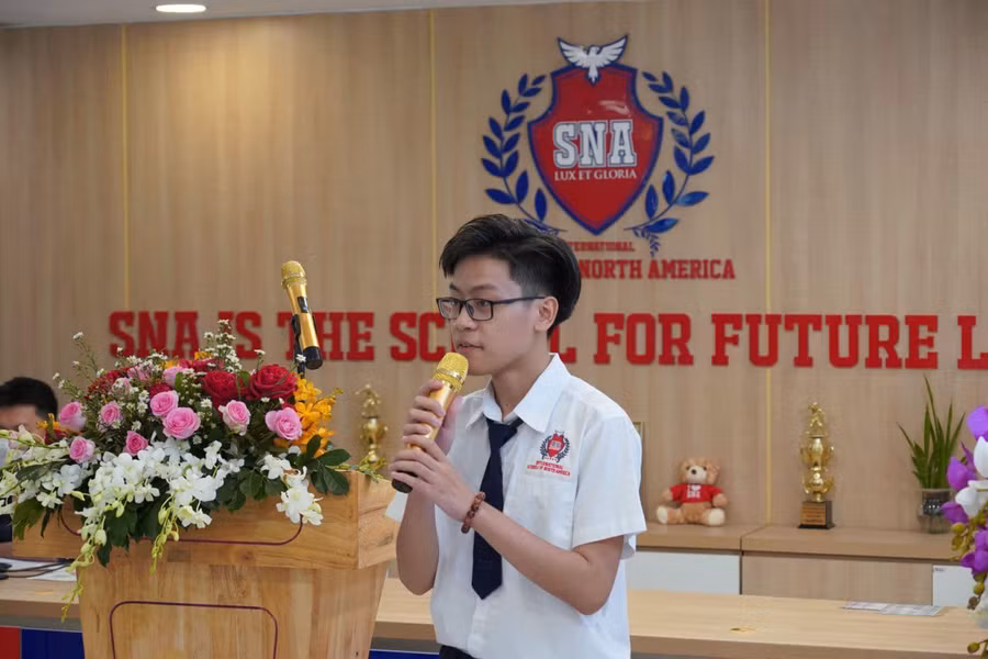 Tấn Bảo – học sinh SNA – sẽ tham gia biểu diễn “Tình Mẹ”.