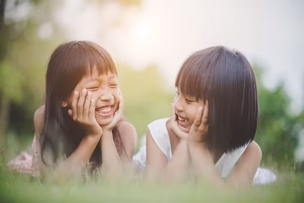Những đứa trẻ chơi ngoài trời thông minh hơn, hạnh phúc hơn, chú ý hơn và ít lo lắng hơn những đứa trẻ dành nhiều thời gian trong nhà. (Ảnh: ITN). Những đứa trẻ chơi ngoài trời thông minh hơn, hạnh phúc hơn, chú ý hơn và ít lo lắng hơn những đứa trẻ dành nhiều thời gian trong nhà. (Ảnh: ITN).