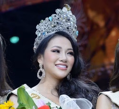 Nguyễn Phương Khánh nói gì về tin đồn mua giải, phẫu thuật thẩm mỹ?