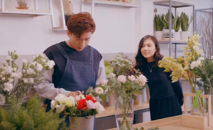 Hình ảnh lãng mạn trong MV mới của Chi Dân. Hình ảnh lãng mạn trong MV mới của Chi Dân.