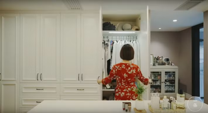 Căn hộ 230m² có view hồ nước cực đẹp của cô gái blogger thời trang - Ảnh 4.